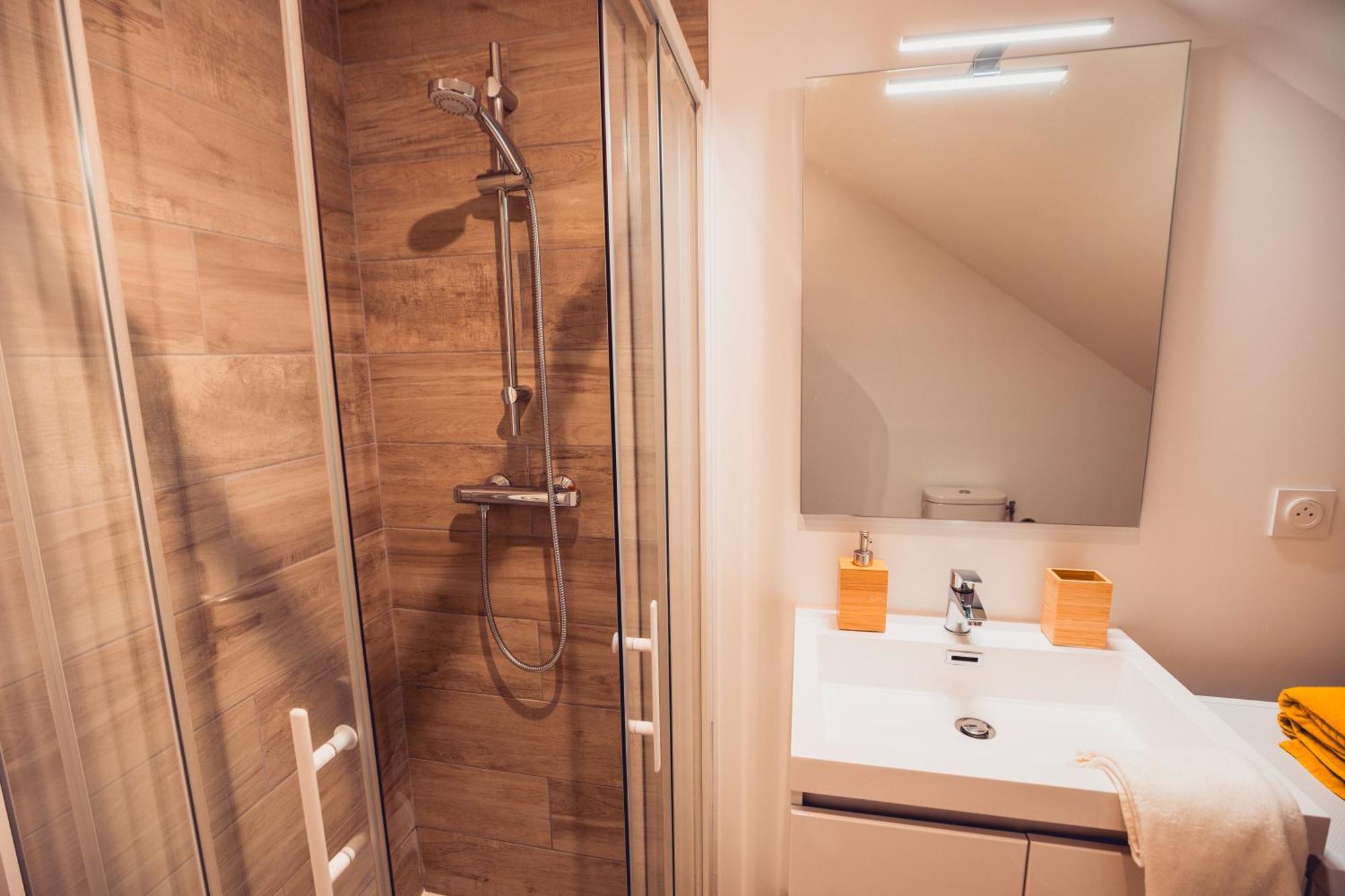 Loft Lumineux Tres Spacieux - Parking Gratuit Châteauroux Extérieur photo